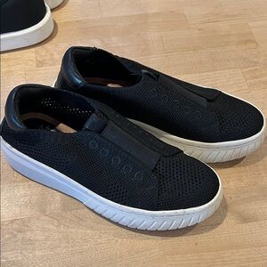 Sofft Black Mesh Slip-On Sneakers size 6.5
